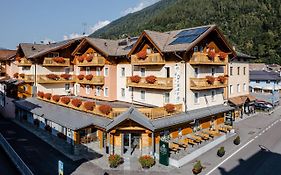 Albergo Dimaro Wellness Hotel